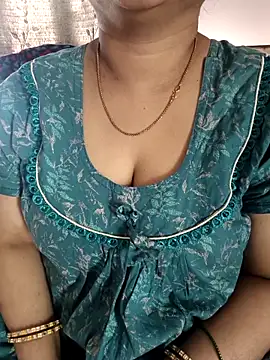 Snapshot of cuteyqueen chatting on February 3, 6:40 am cuteyqueen online show from February 3, 6:40 am