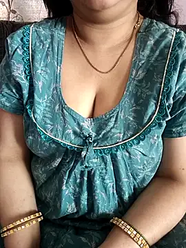 Snapshot of cuteyqueen chatting on February 17, 6:11 am cuteyqueen online show from February 17, 6:11 am