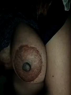 Snapshot of cuteyqueen chatting on February 2, 2:06 am cuteyqueen online show from February 2, 2:06 am