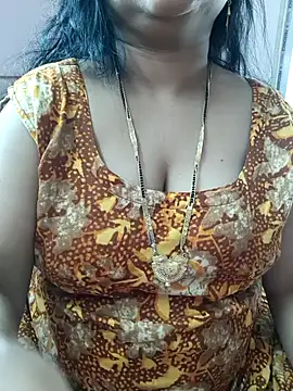 Snapshot of cuteyqueen chatting on November 3, 6:07 am cuteyqueen online show from November 3, 6:07 am