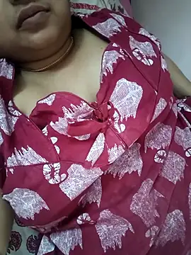 Snapshot of cuteyqueen chatting on March 6, 1:05 am cuteyqueen online show from March 6, 1:05 am