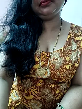 Snapshot of cuteyqueen chatting on October 31, 6:32 am cuteyqueen online show from October 31, 6:32 am