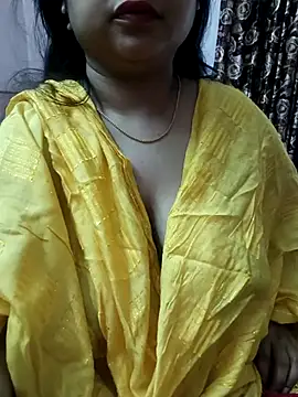 Snapshot of cuteyqueen chatting on October 6, 10:27 am cuteyqueen online show from October 6, 10:27 am