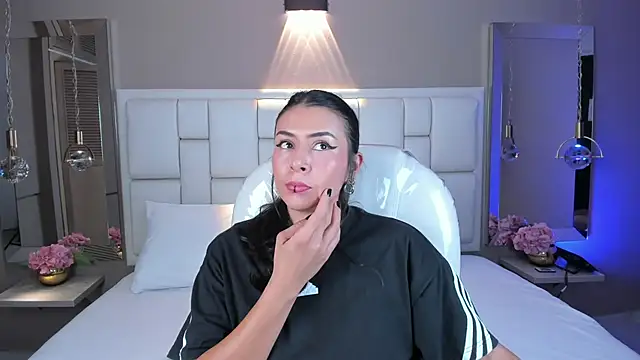 JessyEvans online show from October 21, 7:35 pm