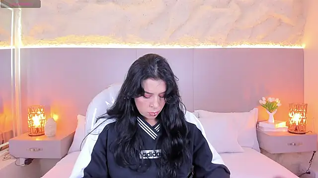 Snapshot of JessyEvans chatting on April 22, 7:31 pm JessyEvans online show from April 22, 7:31 pm