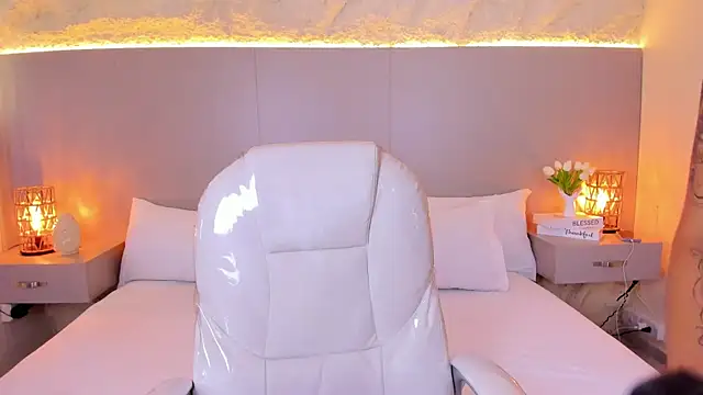 JessyEvans online show from April 10, 7:43 pm