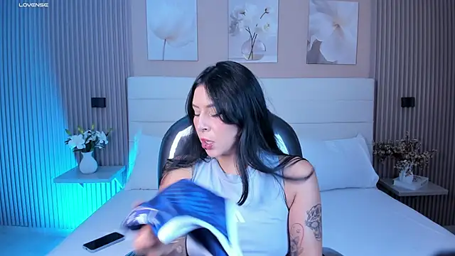 Snapshot of JessyEvans chatting on June 11, 7:22 pm JessyEvans online show from June 11, 7:22 pm