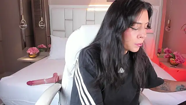 JessyEvans online show from December 3, 7:35 pm