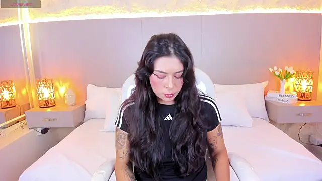 JessyEvans online show from April 4, 7:31 pm