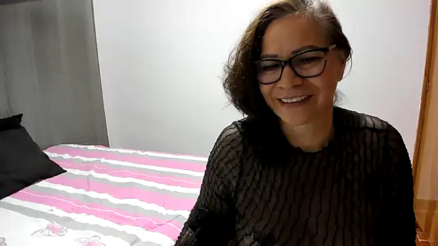 Snapshot of Carlaa-69 chatting on June 4, 9:25 am Carlaa-69 online show from June 4, 9:25 am