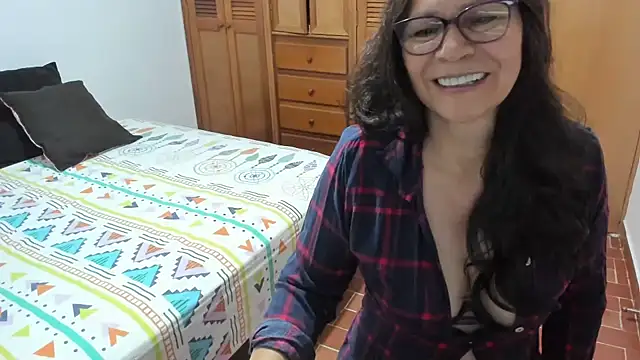 Snapshot of Carlaa-69 chatting on October 9, 10:16 am Carlaa-69 online show from October 9, 10:16 am