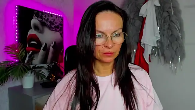 HelenLuxx online show from May 20, 3:20 pm