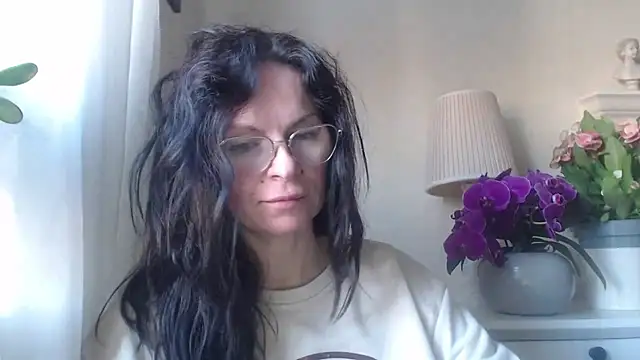 HelenLuxx online show from October 30, 7:39 am