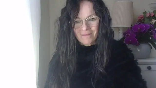 HelenLuxx online show from October 24, 6:12 am