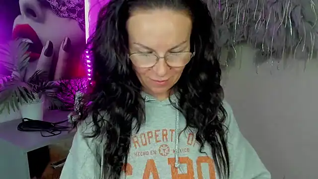 HelenLuxx online show from February 26, 4:29 pm