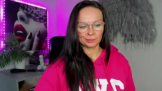 HelenLuxx online show from March 11, 4:23 pm