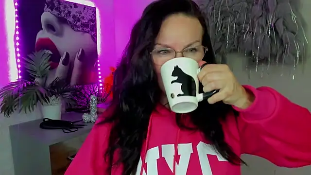 HelenLuxx online show from February 24, 3:24 pm