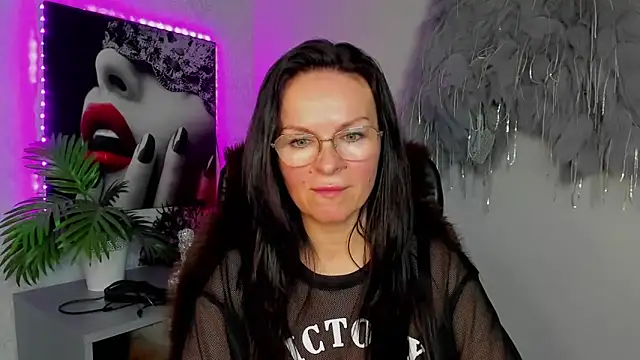 HelenLuxx online show from March 16, 2:53 pm