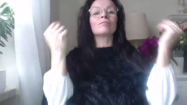 HelenLuxx online show from October 27, 7:20 am