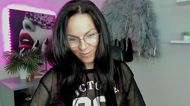 Snapshot of HelenLuxx chatting on March 4, 8:05 pm HelenLuxx online show from March 4, 8:05 pm