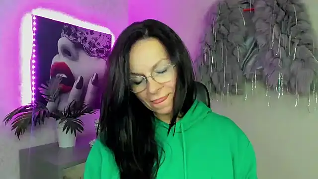 HelenLuxx online show from November 27, 5:24 pm