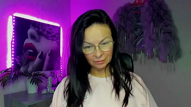 HelenLuxx online show from November 30, 7:03 pm