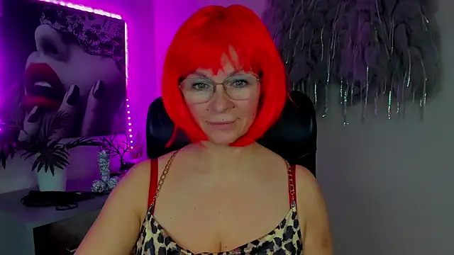 HelenLuxx online show from January 14, 5:27 pm