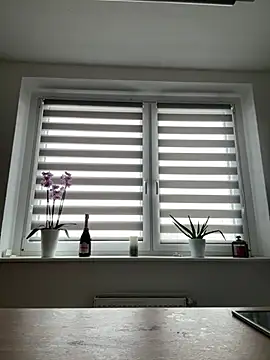 Snapshot of X_JamieLove_X chatting on February 10, 9:47 am X JamieLove X online show from February 10, 9:47 am