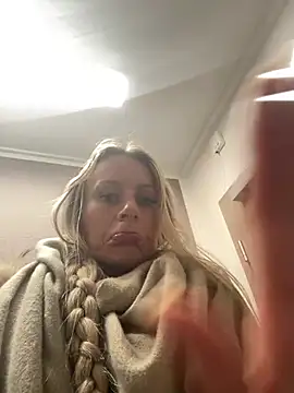 Snapshot of X_JamieLove_X chatting on January 25, 8:53 am X JamieLove X online show from January 25, 8:53 am