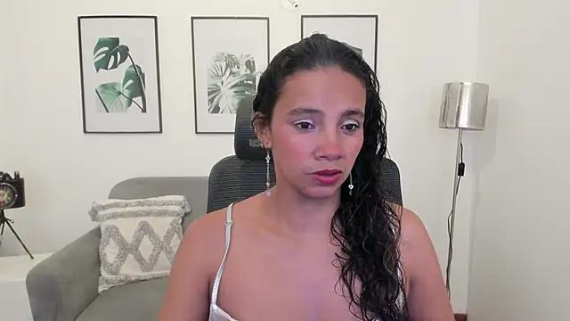 leslyflorez online show from February 20, 8:47 pm