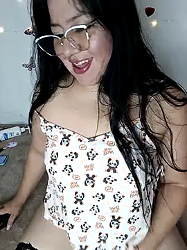 Snapshot of keterinjones--11 chatting on February 18, 6:55 am keterinjones--11 online show from February 18, 6:55 am