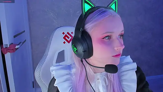 SweeteRose Royce online show from January 3, 3:55 pm