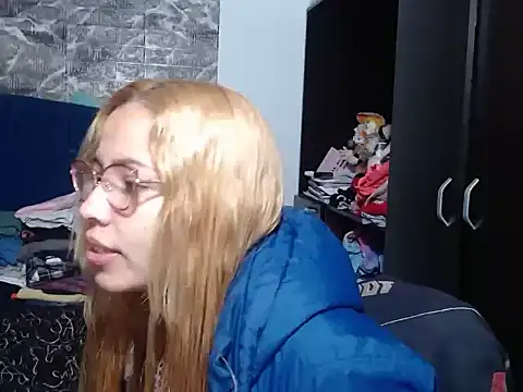 THEBOSSLARA online show from November 13, 11:30 pm