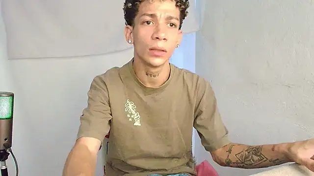 mateodeamjo online show from May 21, 11:24 pm