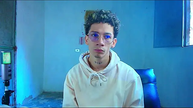 mateodeamjo online show from February 10, 1:43 pm