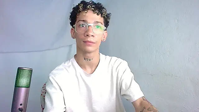 mateodeamjo online show from June 1, 11:59 pm