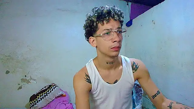 mateodeamjo online show from August 4, 12:48 am