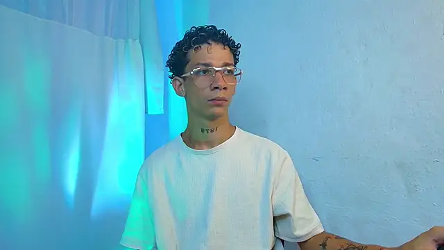 mateodeamjo online show from April 10, 1:23 am