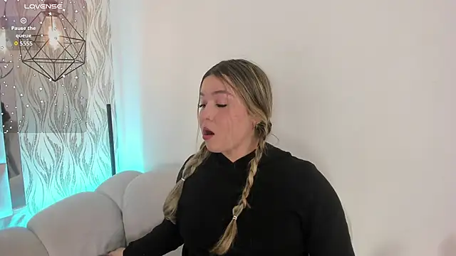 1m dalhia online show from December 22, 8:09 pm