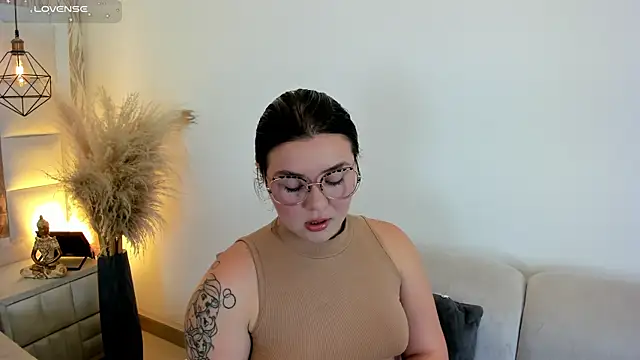 Snapshot of 1m_dalhia chatting on May 11, 8:28 pm 1m dalhia online show from May 11, 8:28 pm