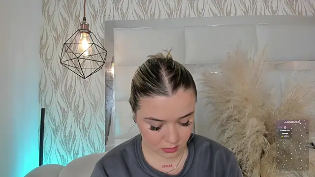 Snapshot of 1m_dalhia chatting on December 3, 9:03 pm 1m dalhia online show from December 3, 9:03 pm