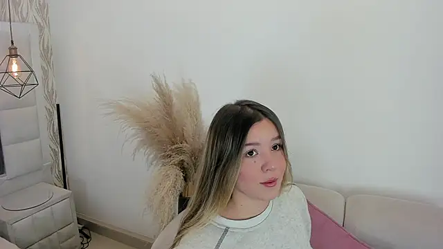 Snapshot of 1m_dalhia chatting on May 27, 8:49 pm 1m dalhia online show from May 27, 8:49 pm