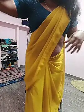 Snapshot of louise92 chatting on June 12, 5:49 am louise92 online show from June 12, 5:49 am