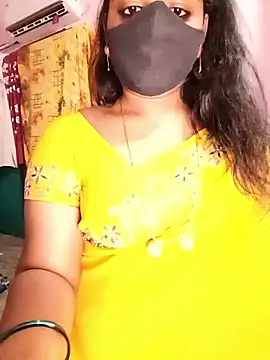 Snapshot of louise92 chatting on May 18, 7:29 pm louise92 online show from May 18, 7:29 pm