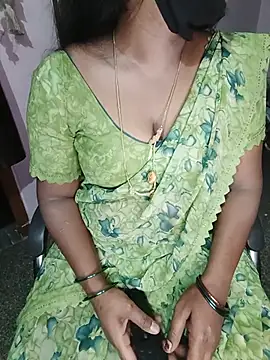 Snapshot of louise92 chatting on May 19, 4:58 pm louise92 online show from May 19, 4:58 pm