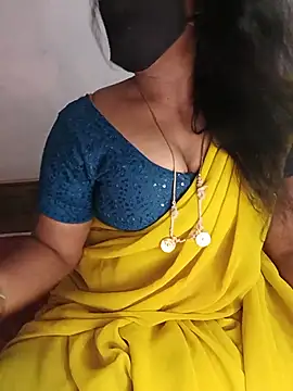 Snapshot of louise92 chatting on May 20, 7:22 pm louise92 online show from May 20, 7:22 pm