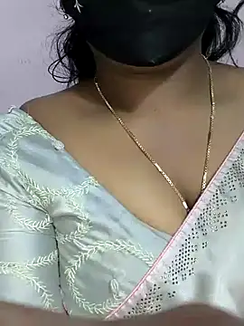 louise92 online show from December 8, 8:36 pm