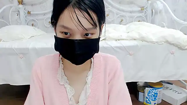 Snapshot of Gyuu-Nyuu chatting on January 1, 5:01 am Gyuu-Nyuu online show from January 1, 5:01 am