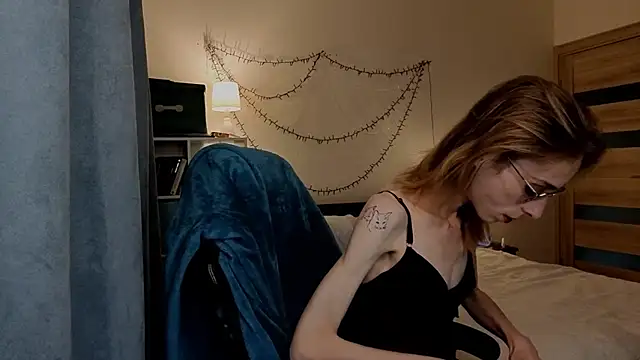 Snapshot of amber_quell_here chatting on September 12, 2:17 pm amber quell here online show from September 12, 2:17 pm