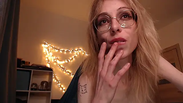 Snapshot of amber_quell_here chatting on February 28, 5:15 pm amber quell here online show from February 28, 5:15 pm